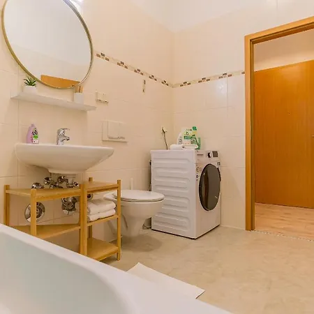 Apartment Cityapartment - 53 M², 2 Zimmer, Zentral, Netflix, Kueche, Waschmaschine *